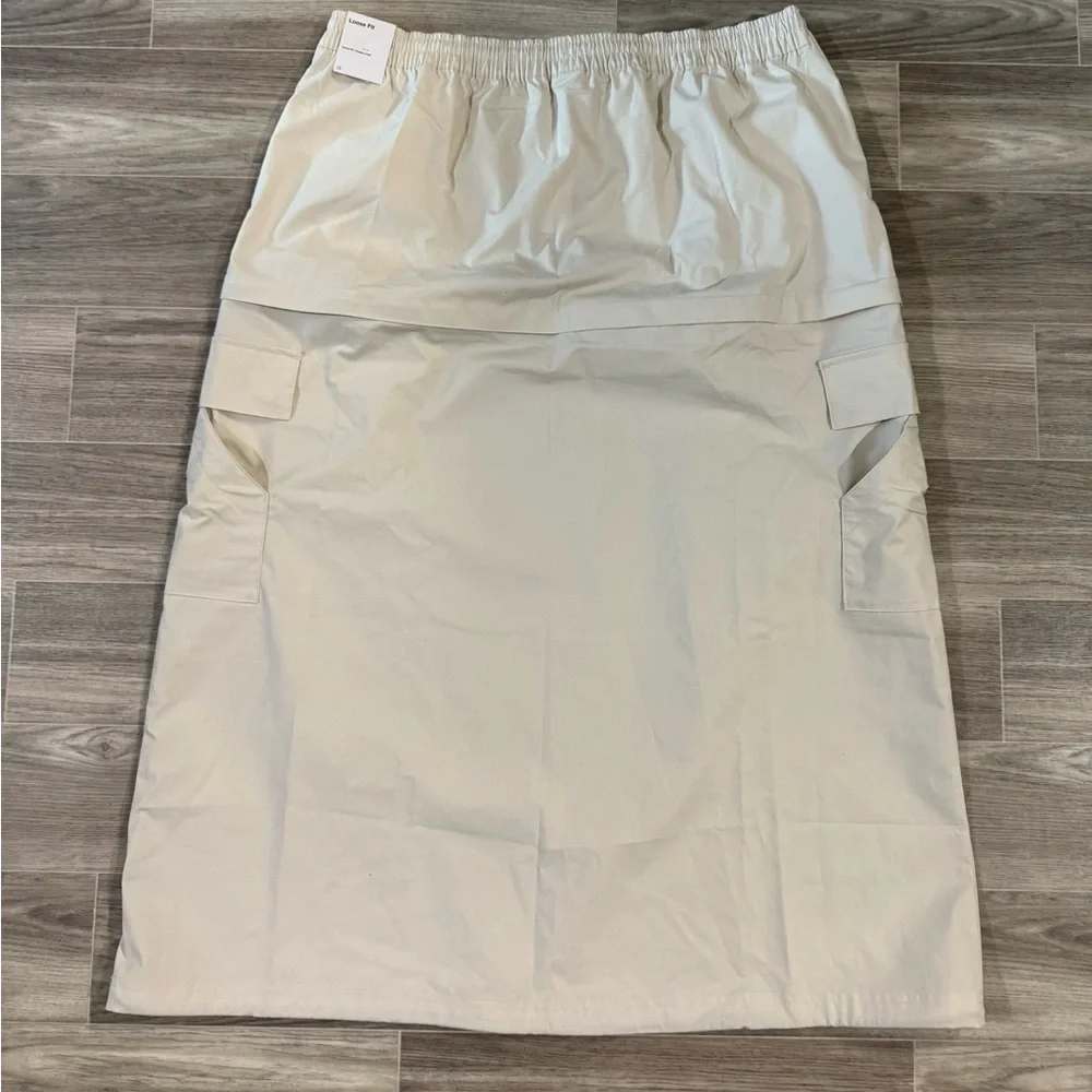 Nike Sportswear Essentials Mid-rise Convertible Cargo Maxi-Mini Skirt - Picture 12 of 15